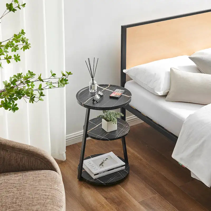 Table d'appoint ronde à 3 niveaux avec plateau à rebord surélevé et pieds asymétriques en métal de style moderne du milieu du siècle